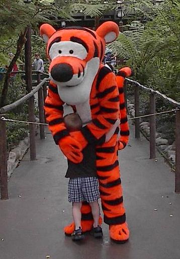 tigger @ Disneyland 6-01